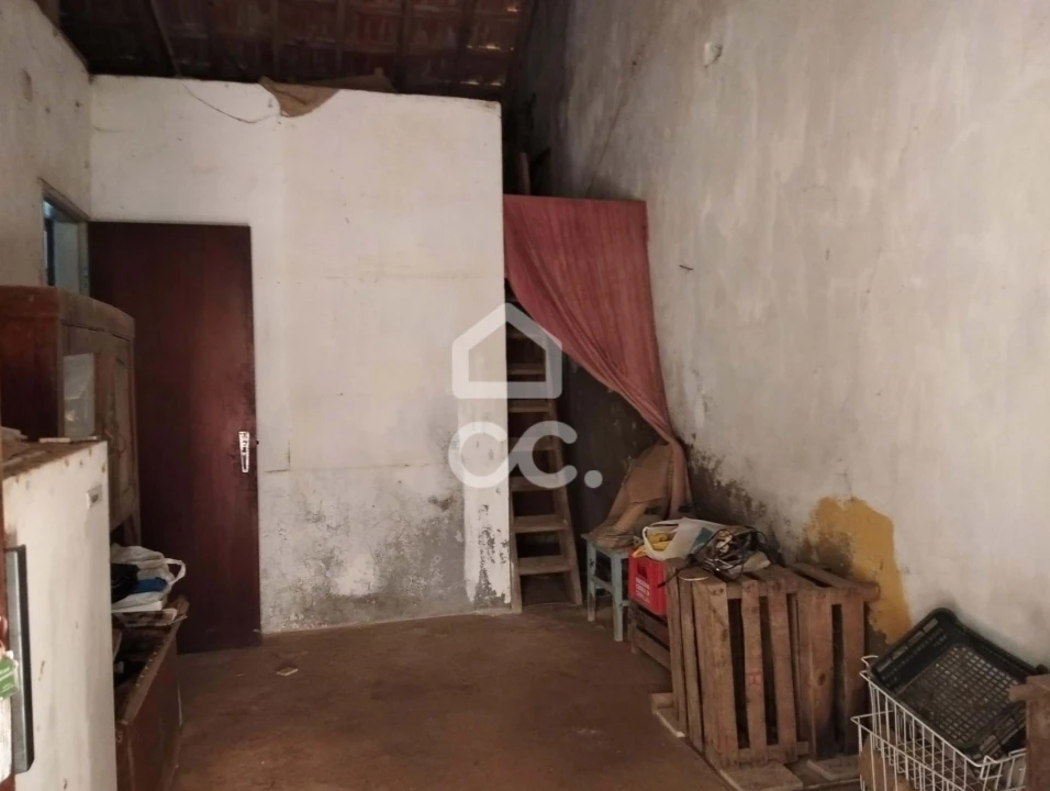 Moradia T3 para Venda em Usseira Foto 14