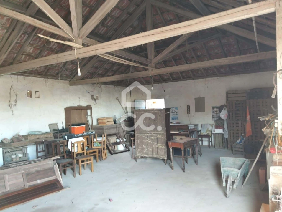 Moradia T3 para Venda em Usseira Foto 27