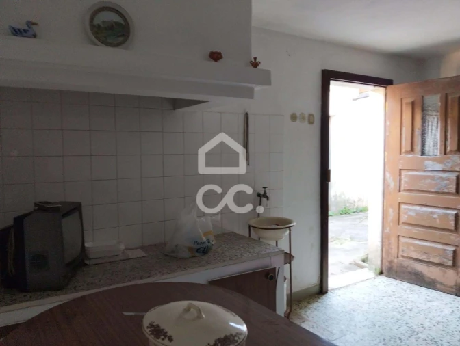 Moradia T3 para Venda em Usseira Foto 21