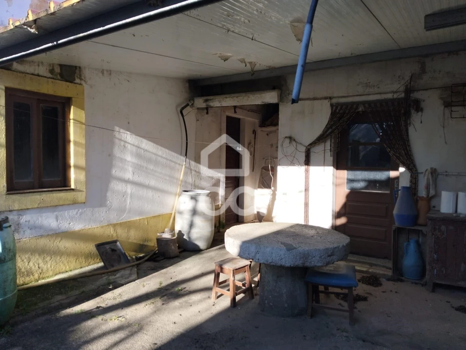 Moradia T3 para Venda em Usseira Foto 18