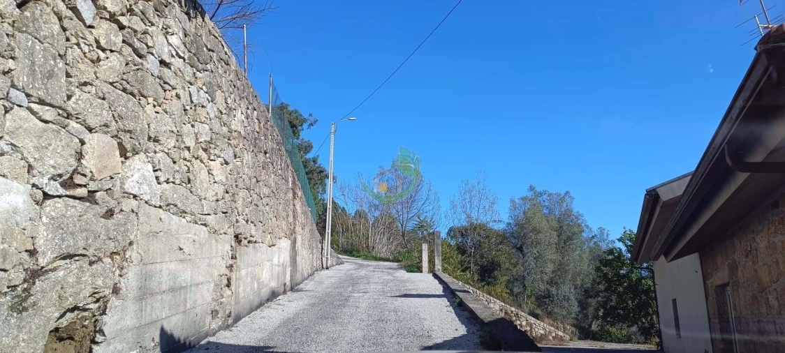 Terreno para Venda em Oriz (Santa Marinha) e Oriz (São Miguel)