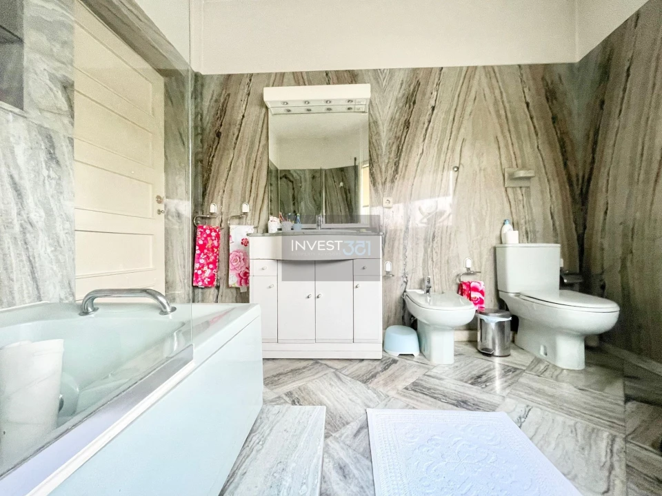 Moradia T6 para Venda em Paranhos Foto 25