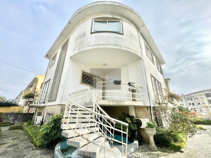 Moradia T6 para Venda em Paranhos Foto 5