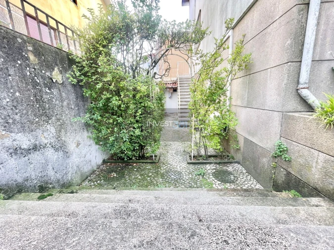 Moradia T6 para Venda em Paranhos Foto 10