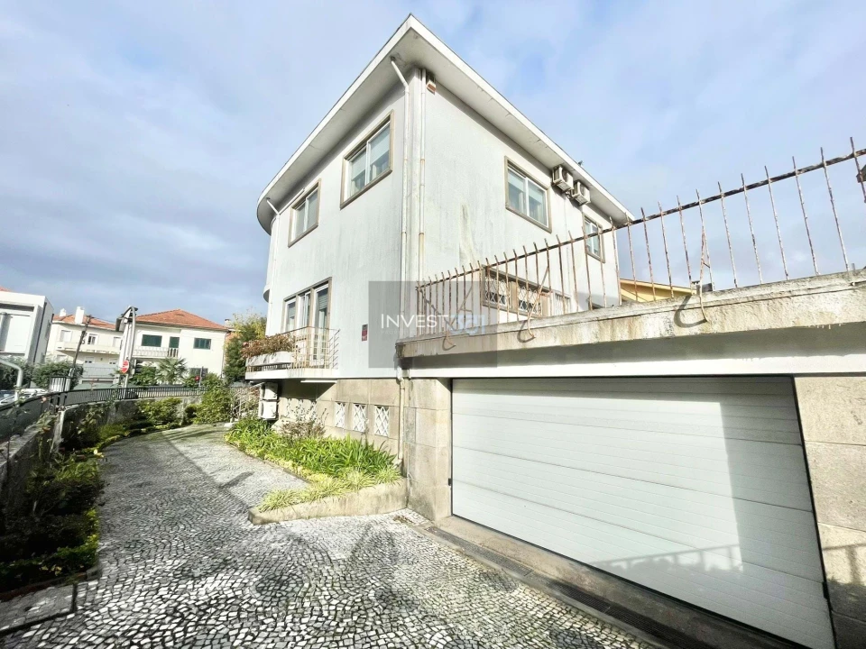 Moradia T6 para Venda em Paranhos Foto 2