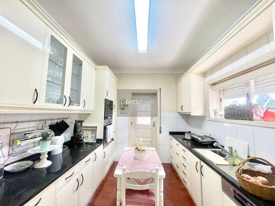 Moradia T6 para Venda em Paranhos Foto 32