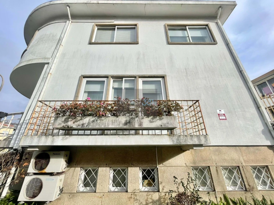 Moradia T6 para Venda em Paranhos Foto 1