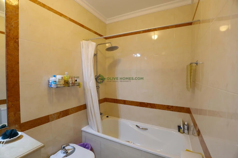 Apartamento T2 para Venda em Quarteira Foto 23