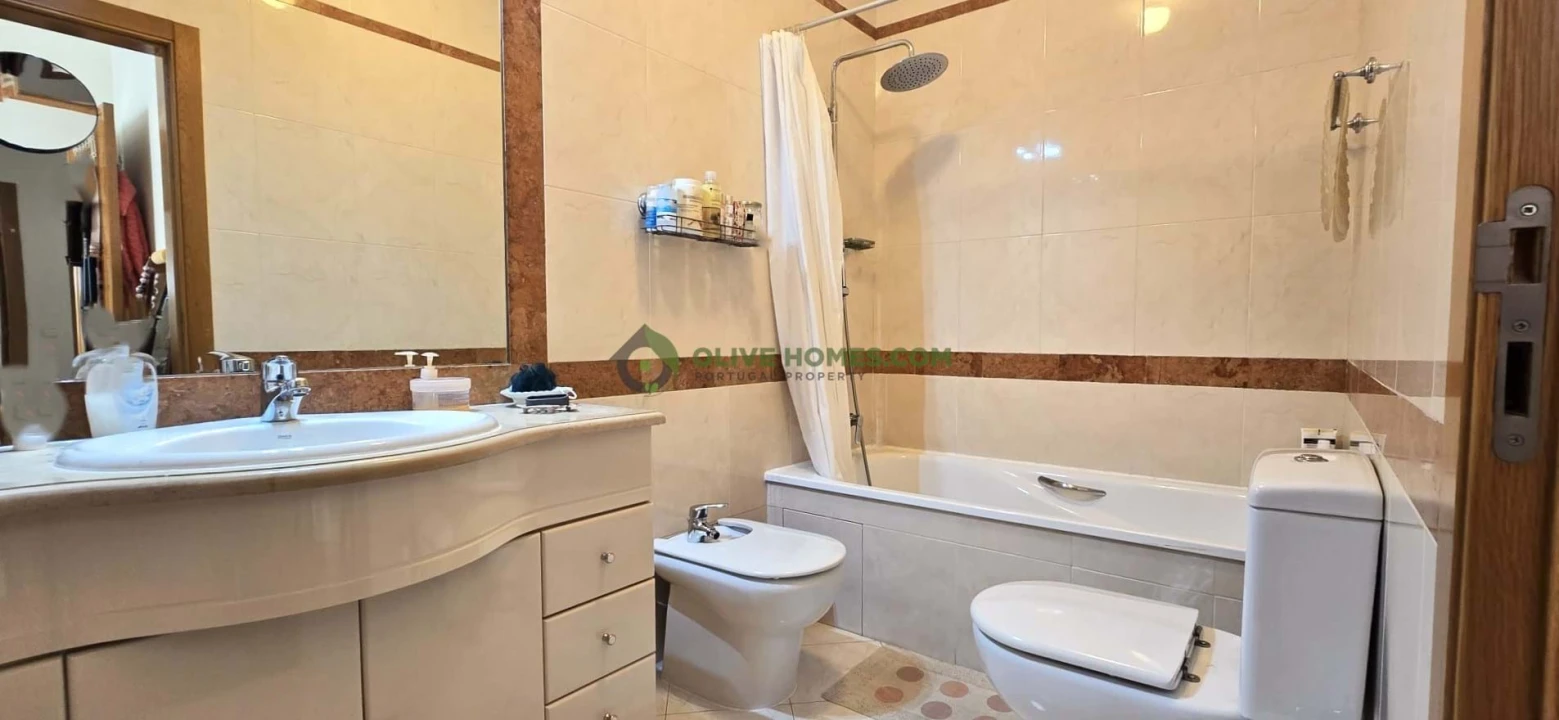 Apartamento T2 para Venda em Quarteira Foto 20