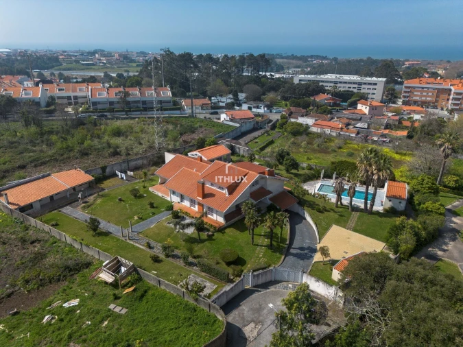 Moradia T8 para Venda em Arcozelo Foto 67