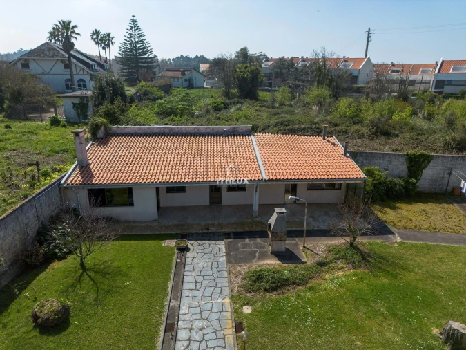 Moradia T8 para Venda em Arcozelo Foto 68