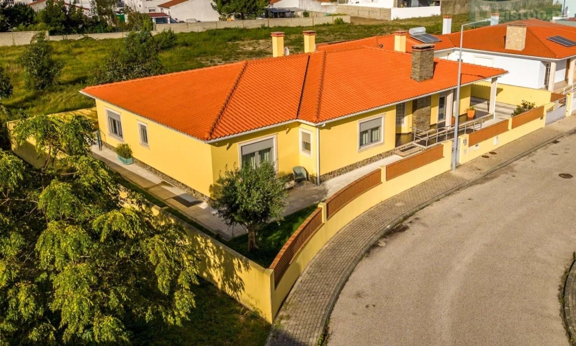 Moradia T5 para Venda em Marinha Grande Foto 1