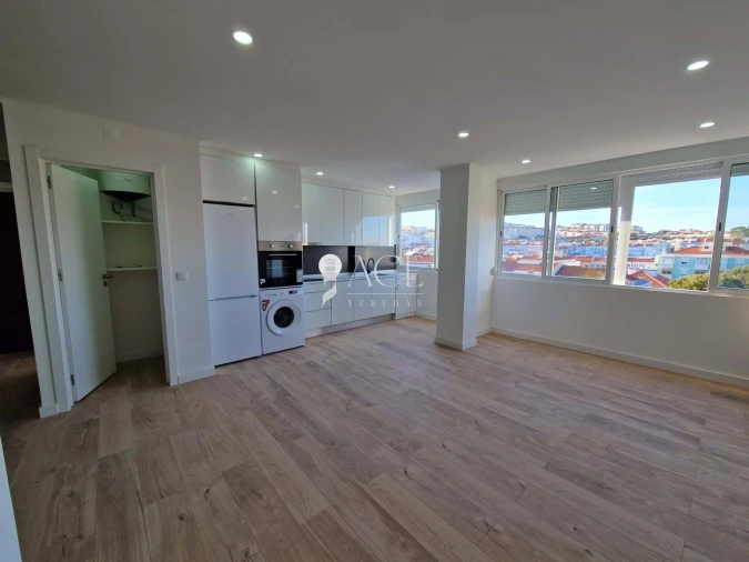 Apartamento T4 para Venda em Águas Livres Foto 2