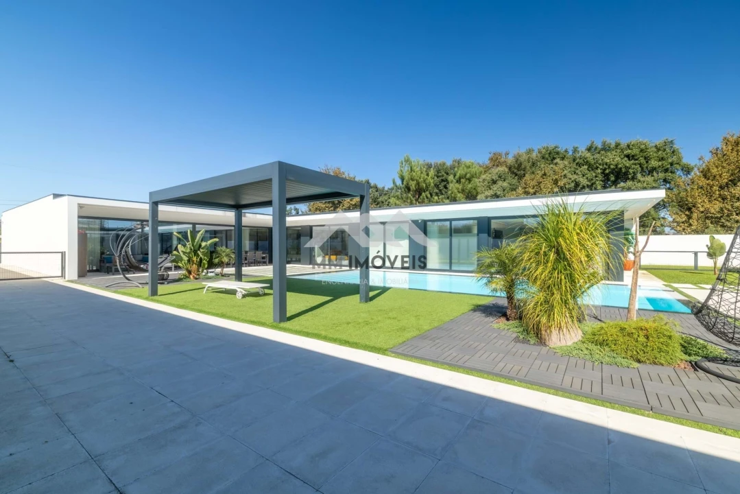 Moradia T5 para Venda em Bougado (São Martinho e Santiago) Foto 9