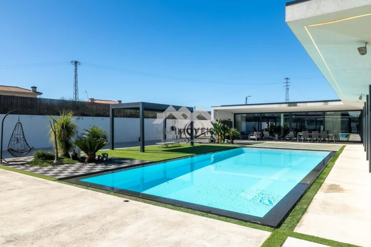 Moradia T5 para Venda em Bougado (São Martinho e Santiago) Foto 24