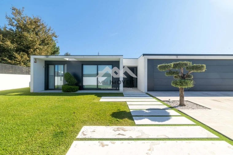 Moradia T5 para Venda em Bougado (São Martinho e Santiago) Foto 82