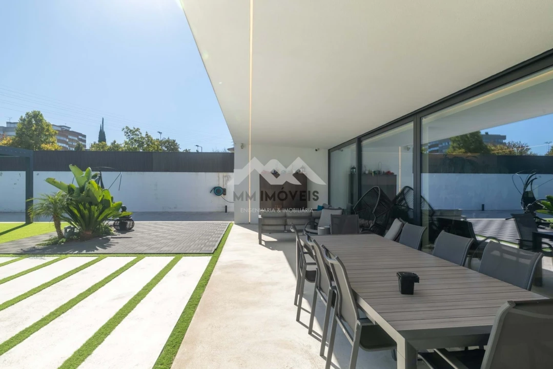 Moradia T5 para Venda em Bougado (São Martinho e Santiago) Foto 53