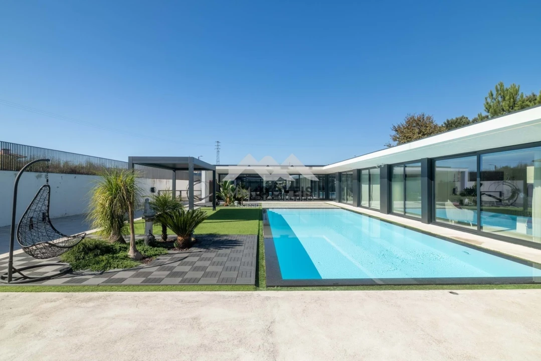 Moradia T5 para Venda em Bougado (São Martinho e Santiago) Foto 99