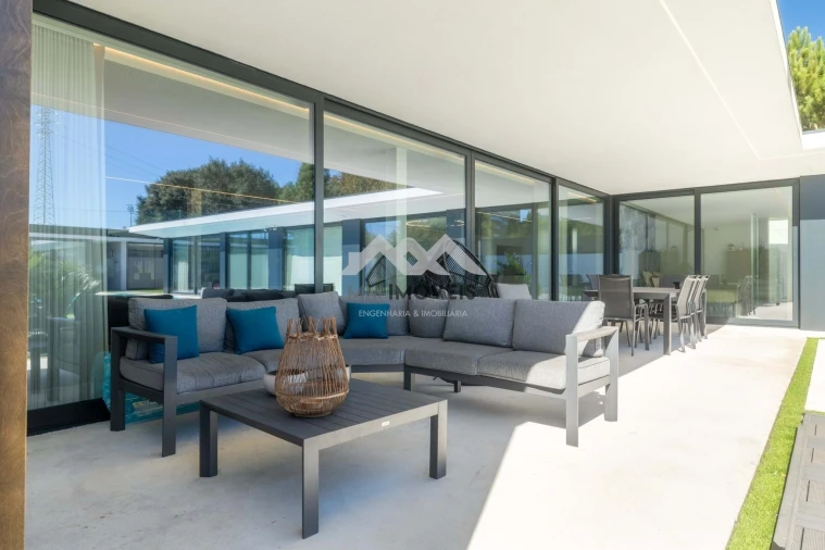 Moradia T5 para Venda em Bougado (São Martinho e Santiago) Foto 6