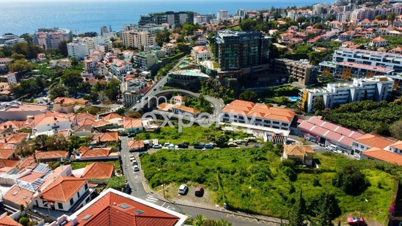 Terreno para Venda em Funchal (São Pedro) Foto 9