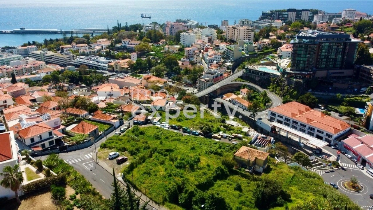 Terreno para Venda em Funchal (São Pedro) Foto 14