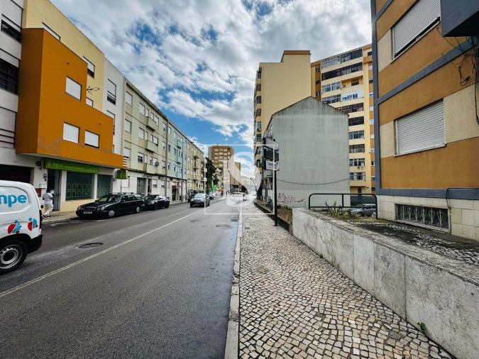 Apartamento T2 para Venda em Barreiro e Lavradio Foto 28