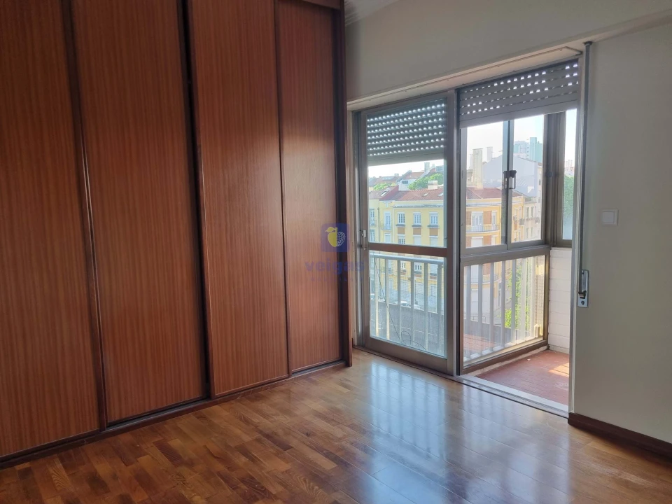 Apartamento T3 para Venda em Alvalade Foto 39