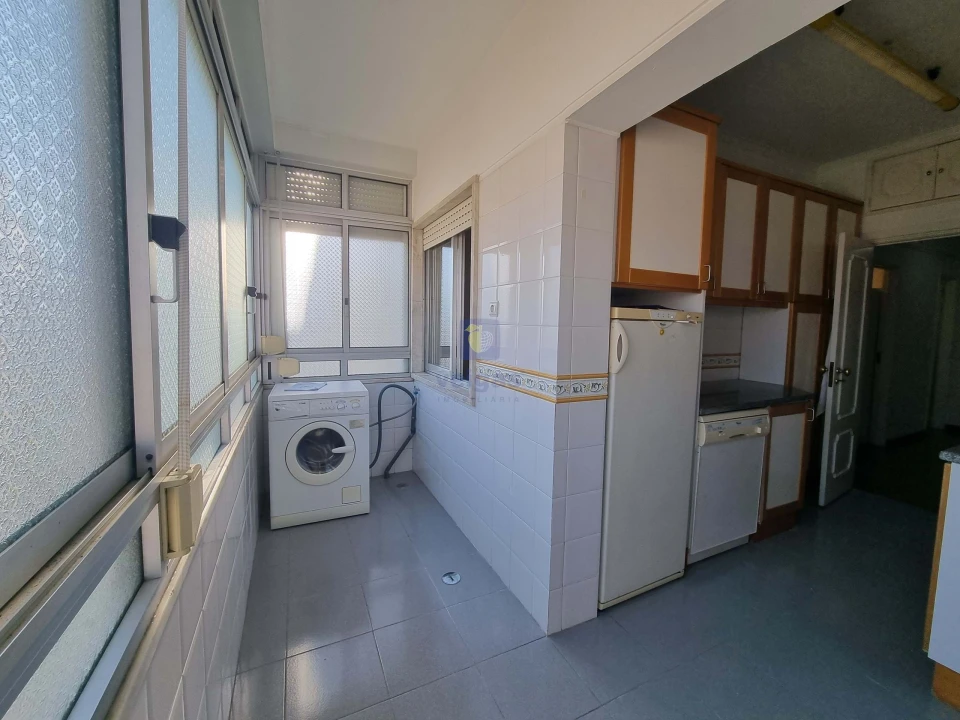 Apartamento T3 para Venda em Alvalade Foto 13