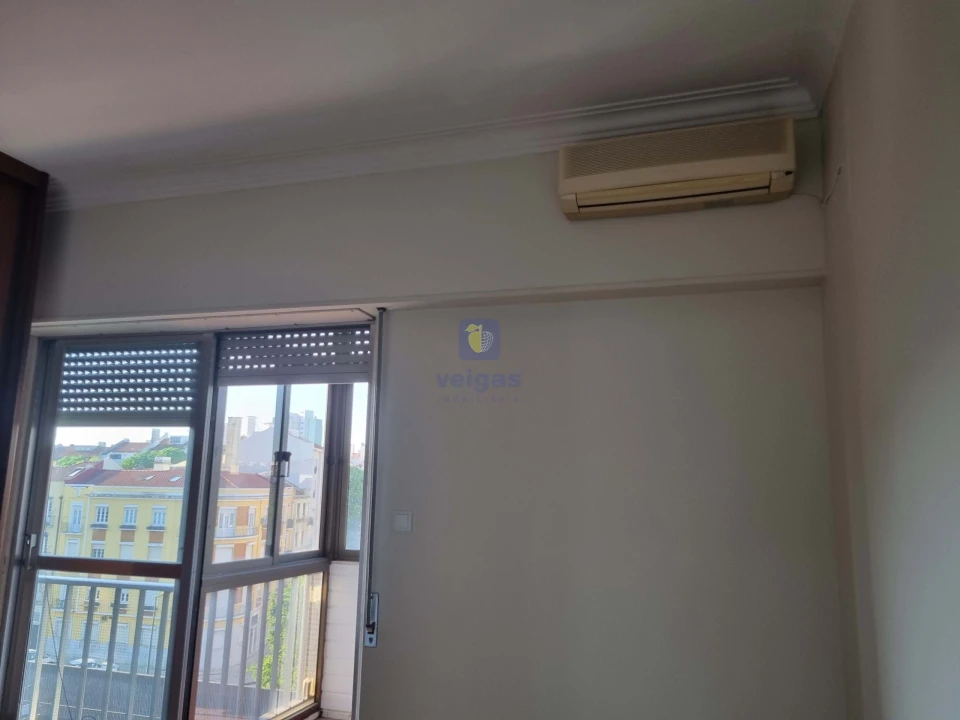 Apartamento T3 para Venda em Alvalade Foto 40