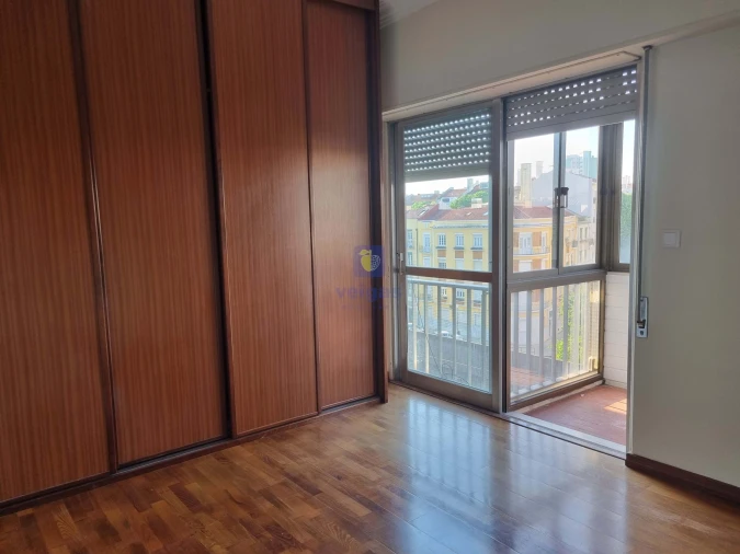 Apartamento T3 para Venda em Alvalade Foto 39