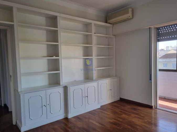 Apartamento T3 para Venda em Alvalade Foto 17
