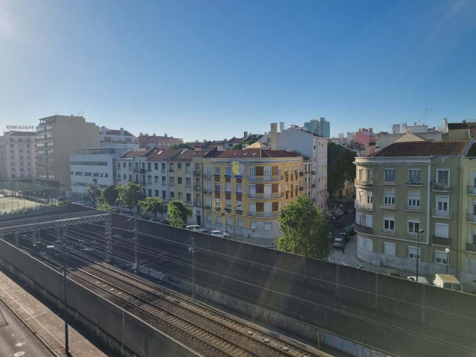 Apartamento T3 para Venda em Alvalade Foto 27