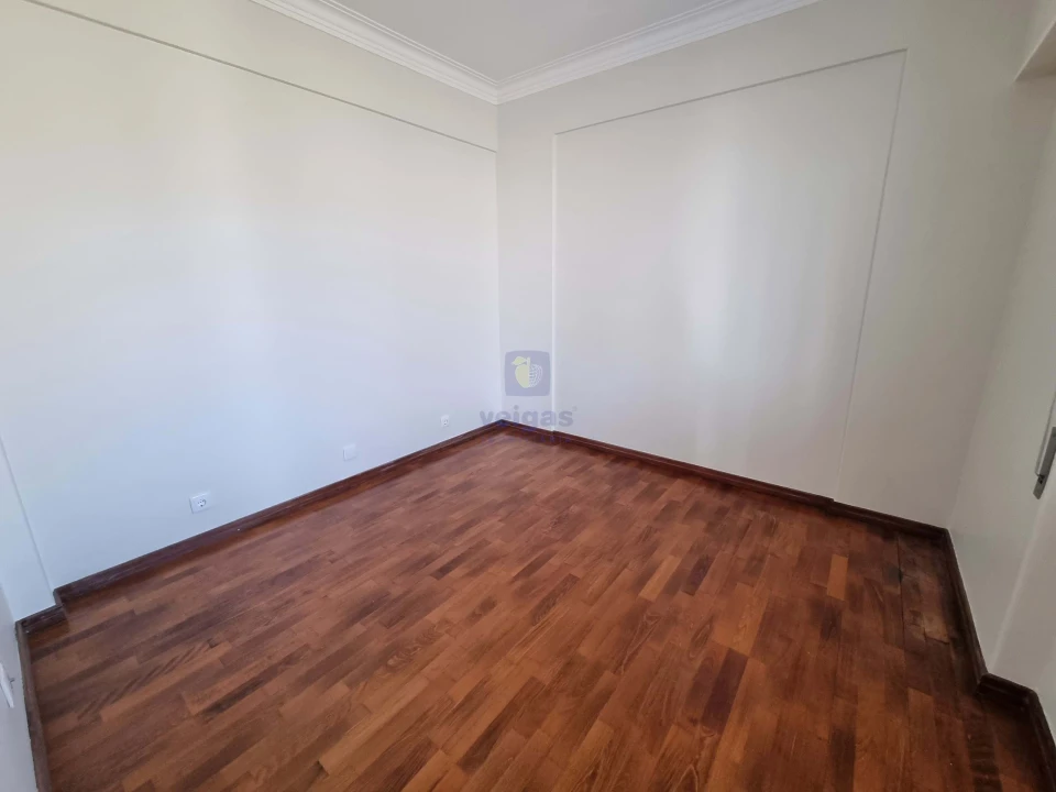 Apartamento T3 para Venda em Alvalade Foto 11