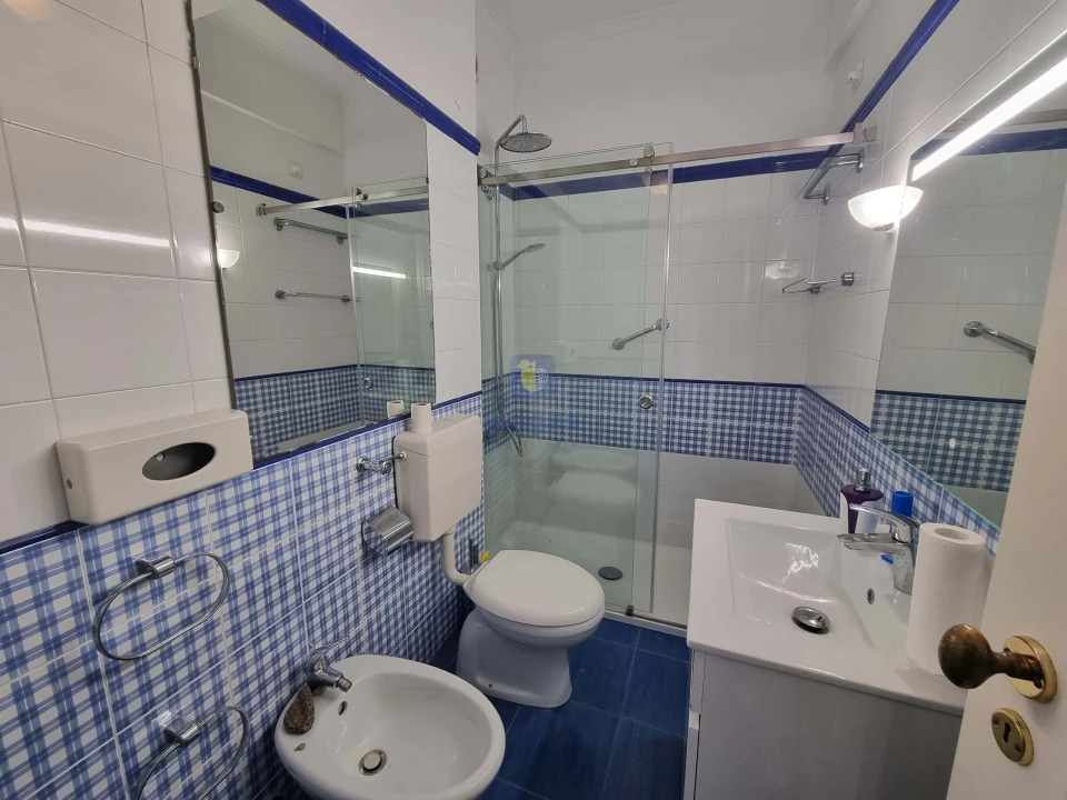 Apartamento T3 para Venda em Alvalade Foto 7