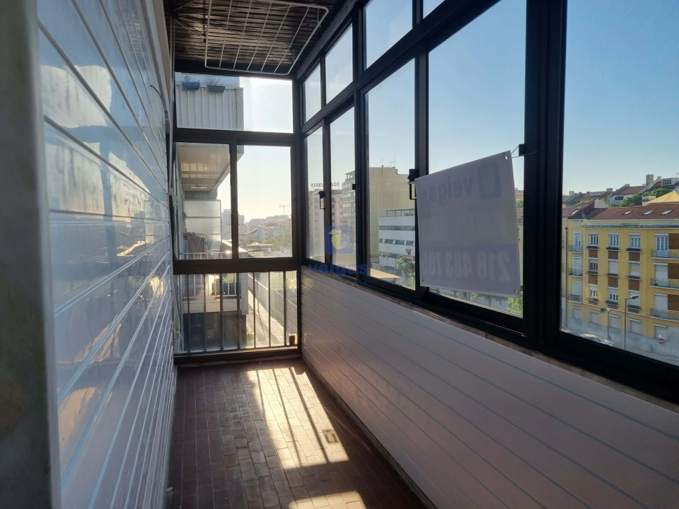 Apartamento T3 para Venda em Alvalade Foto 24