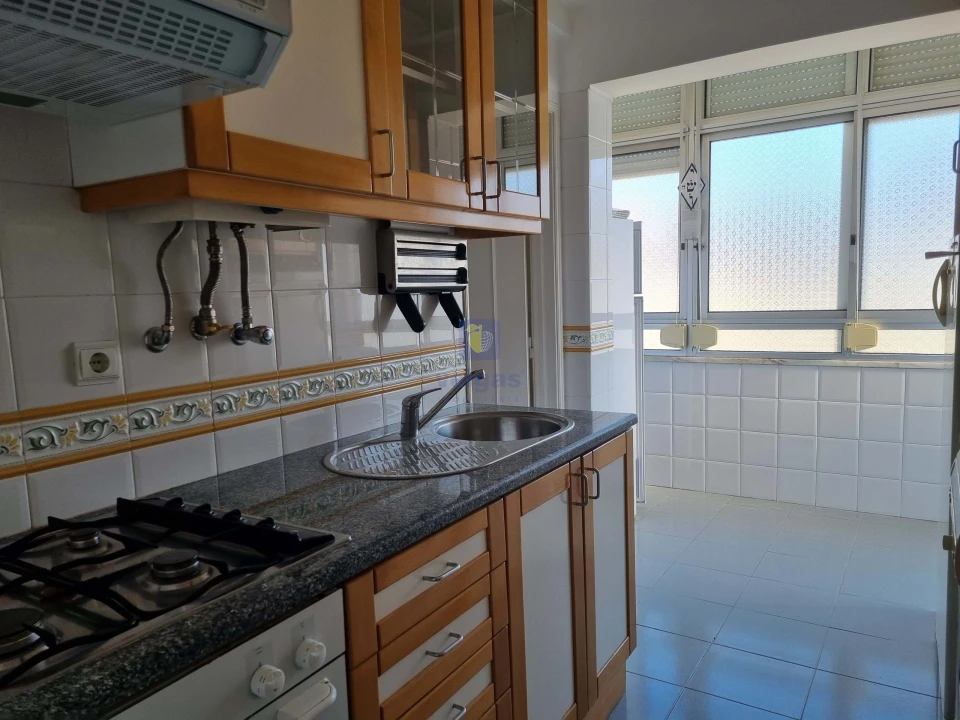 Apartamento T3 para Venda em Alvalade Foto 5