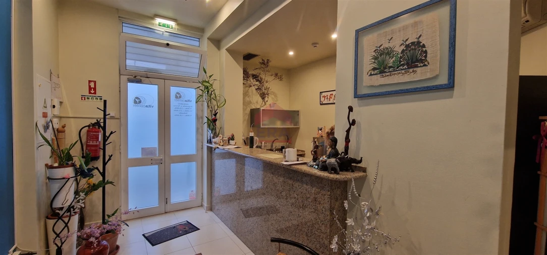 Loja para Venda em Faro (Sé e São Pedro) Foto 2