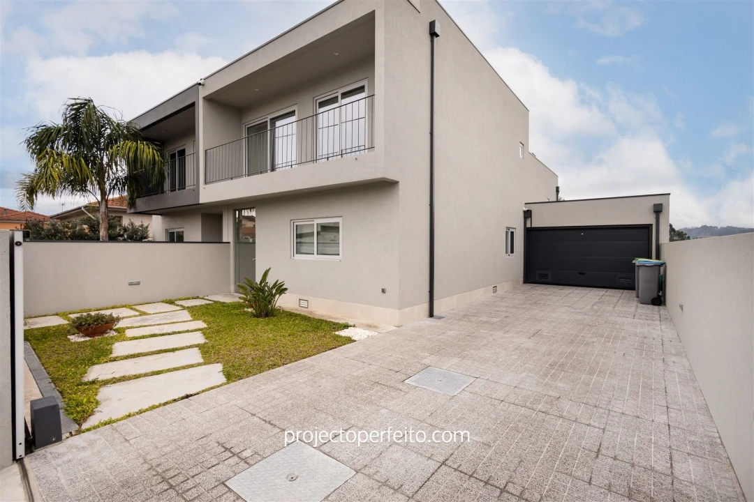 Moradia T3 para Venda em Sandim, Olival, Lever e Crestuma Foto 1