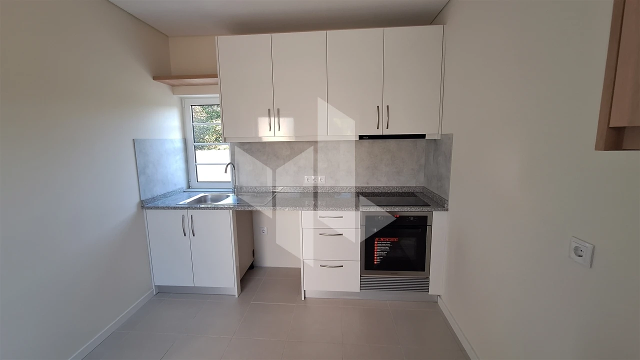 Moradia T2 para Venda em Tonda Foto 6