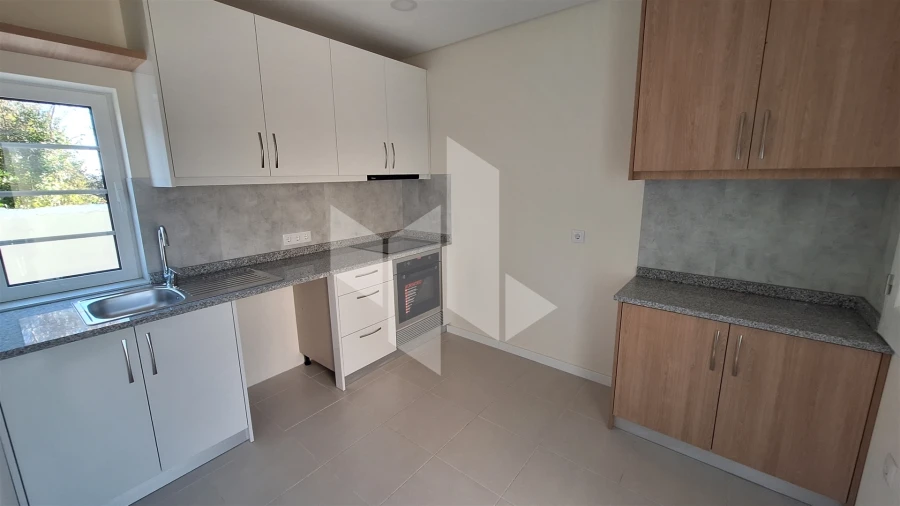 Moradia T2 para Venda em Tonda Foto 5