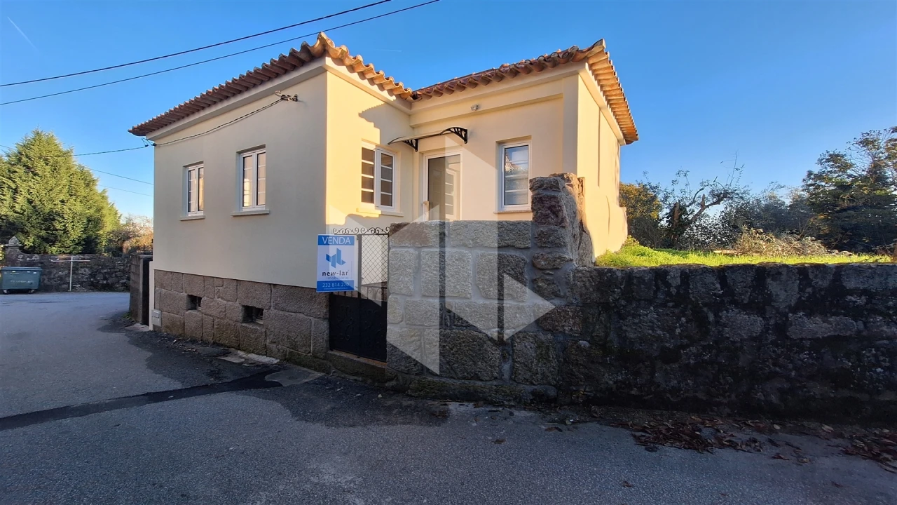 Moradia T2 para Venda em Tonda Foto 1