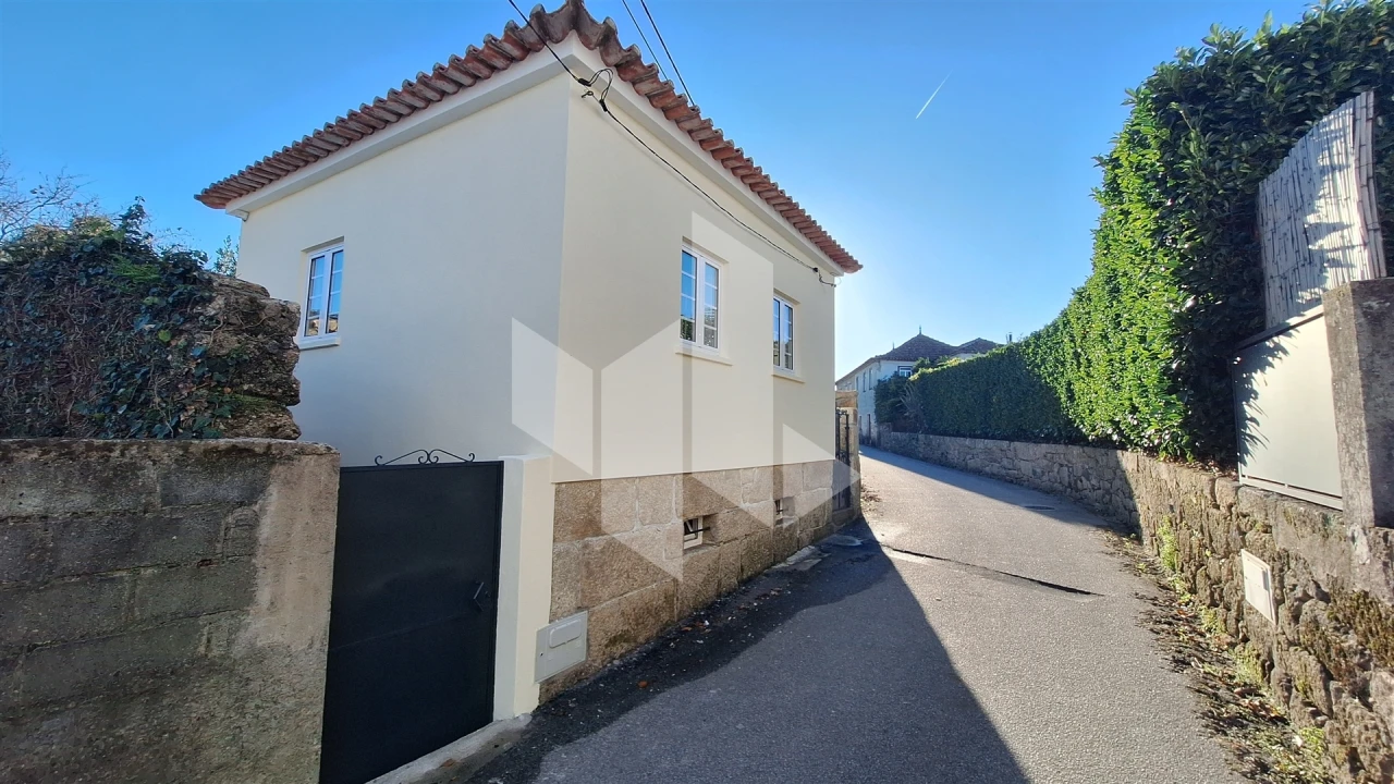 Moradia T2 para Venda em Tonda Foto 3