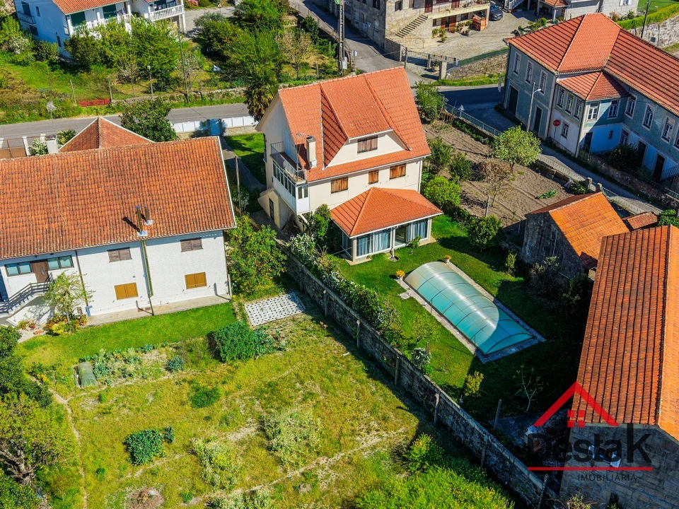 Moradia T4 para Venda em Santa Cruz da Trapa e São Cristóvão de Lafões Foto 16