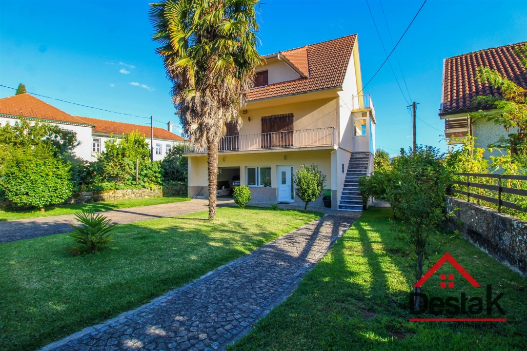 Moradia T4 para Venda em Santa Cruz da Trapa e São Cristóvão de Lafões Foto 8