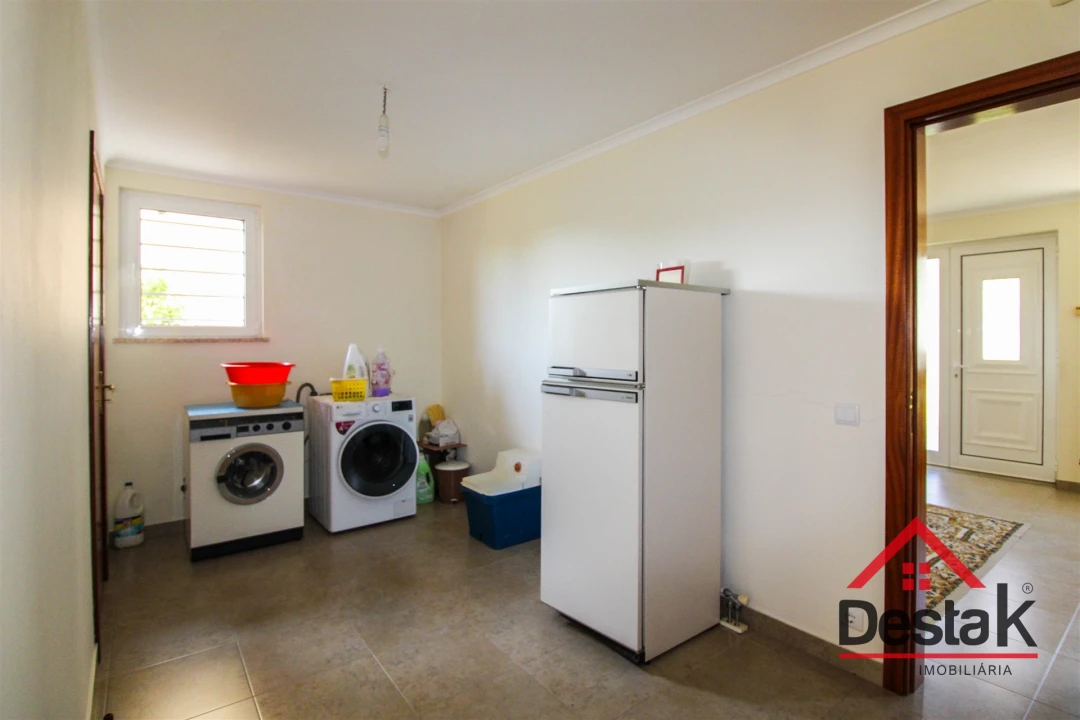 Moradia T4 para Venda em Santa Cruz da Trapa e São Cristóvão de Lafões Foto 39