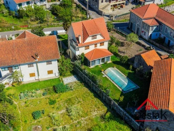 Moradia T4 para Venda em Santa Cruz da Trapa e São Cristóvão de Lafões