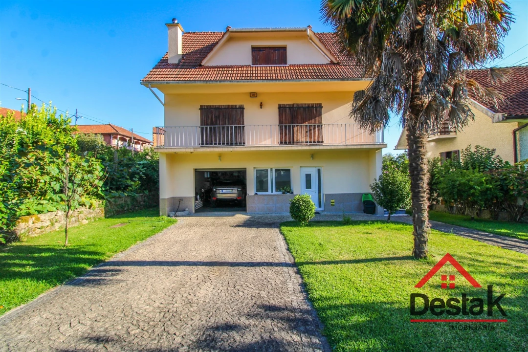 Moradia T4 para Venda em Santa Cruz da Trapa e São Cristóvão de Lafões Foto 9