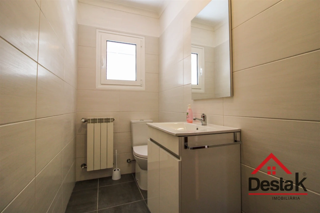 Moradia T4 para Venda em Santa Cruz da Trapa e São Cristóvão de Lafões Foto 27