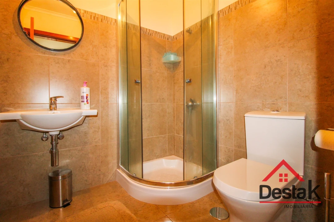 Moradia T4 para Venda em Santa Cruz da Trapa e São Cristóvão de Lafões Foto 17