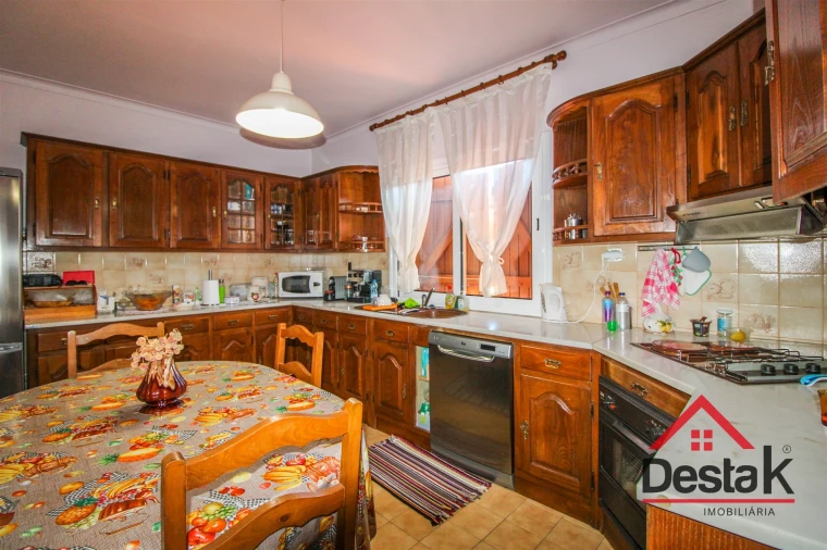 Moradia T4 para Venda em Santa Cruz da Trapa e São Cristóvão de Lafões Foto 24